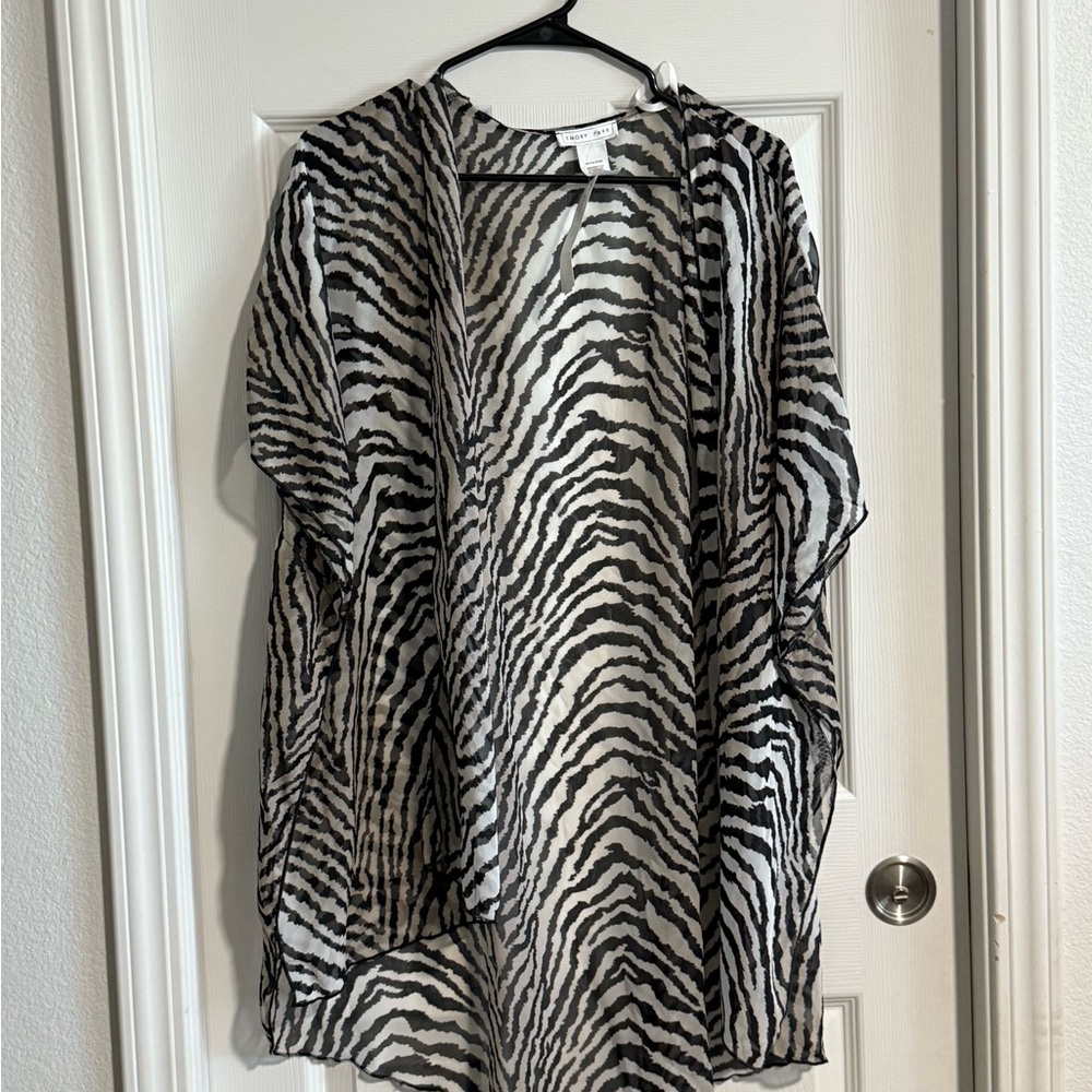 Emory Park Black and White Zebra Blouse